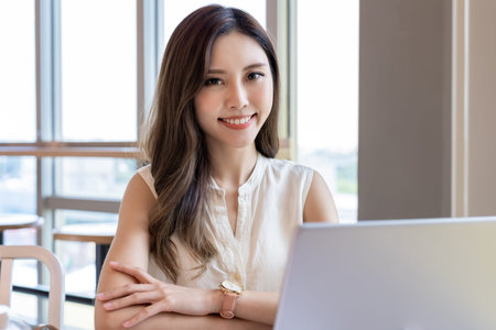 sport woman injury her knee while running in th parkの写真素材