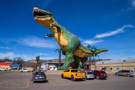 Drumheller, Alberta, Canada 18. April 2019 World's largest dinosaur, The dinosaur capital of the world, Travel Alberta, Historic town, tourism, museum, holiday.のeditorial素材