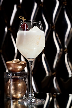 White Collins Cocktail with Golden Peachの写真素材