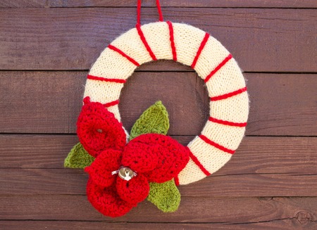 Idea for Easter wreath: crocheted napkinsの写真素材