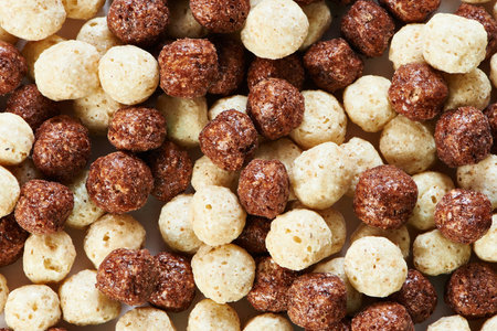 Chocolate cereal balls white and dark