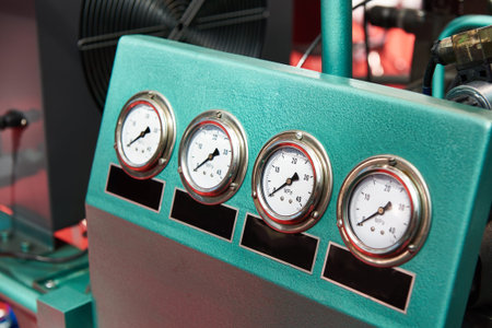 Four manometers of hydraulic units