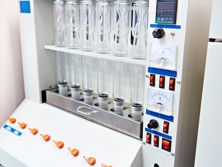 Automatic titrator for chemical analyzes