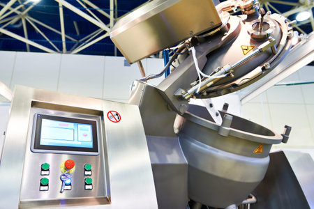 Industrial multifunctional mixer for cheese production