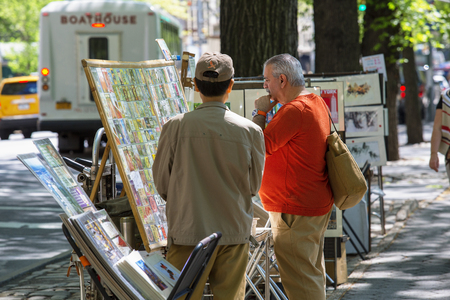 New York city, promenade on 5th Avenueのeditorial素材
