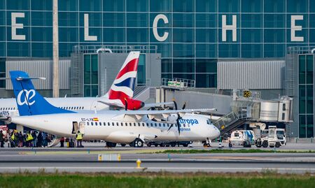 Air Europa passengers entering plane in Elche Airporのeditorial素材