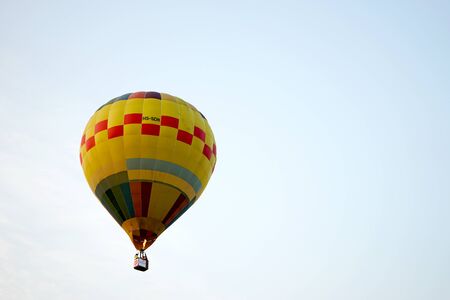 CHIANGMAI, THAILAND-March 4 : A hot air balloon flying from Thailand International Balloon Festival 2016, on March 4, 2016 in Chiangmai, Thailandのeditorial素材