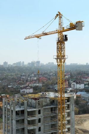 Crane over new boulding.