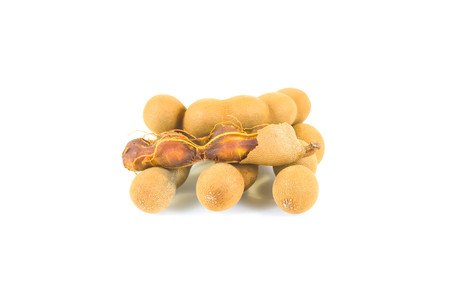 When fully ripe tamarind Tamarind shell to be separated, making it easy to shell.の写真素材