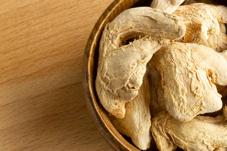 fresh ginger root in bamboo plateの写真素材