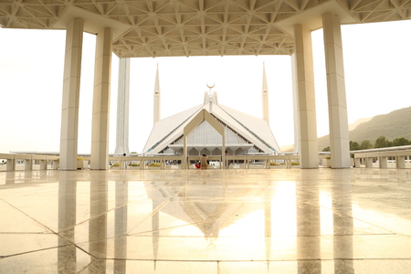 Front view of Faisal Mosque in Islamabadのeditorial素材