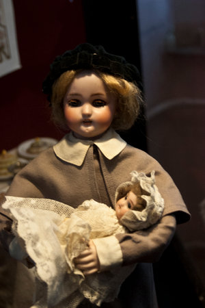 Vintage dolls in a shop window in the old town of Sergiev Pasadの写真素材