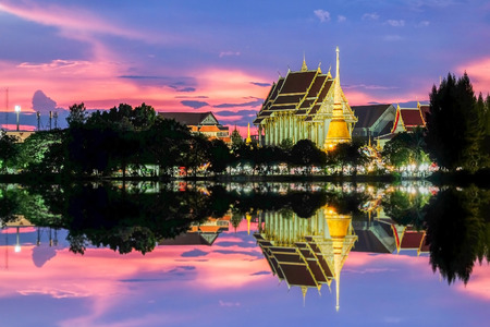 Sunset in Wat That at bueng kaen nakhon lake khon kaen Thailandの写真素材