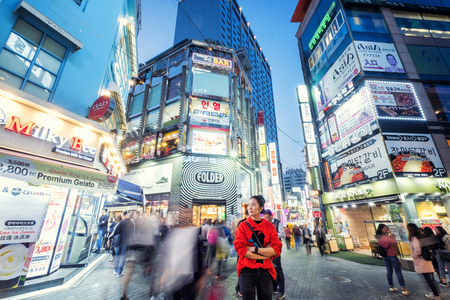 SEOUL, SOTH KOREA, 29 MARCH 2018 : Korean people and tourist walking around Myeong-dong  at night for shopping and eating. Myeong-dong is famous shopping destinations in Seoul, South Korea,のeditorial素材
