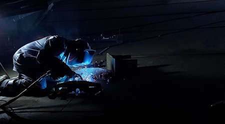 electric and gas welder welds parts
