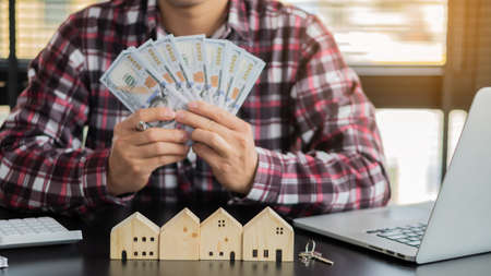 Real estate agents and borrowing, debt contracts and housing investments. Loan Agreement for...