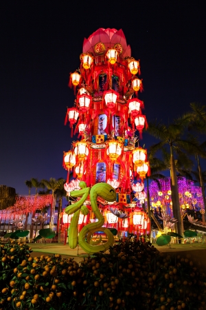HONG KONG, CHINA - FEBRUARY 21: Chinese lanterns lightsup for the 2013 Chinese Lunar New Year Carnival in Tsim Sha Tsui on February, 21, 2013 in Hong Kong, China.のeditorial素材