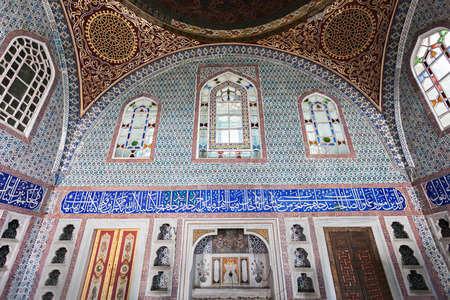 ISTANBUL, TURKEY - SEPTEMBER 06, 2014: Beautiful decoration inside Topkapi palace on September 06, 2014 in Istanbul, Turkey.のeditorial素材