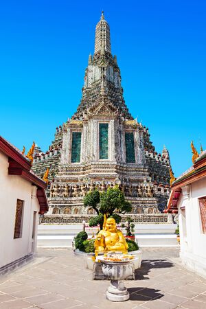 Wat Arun is a Buddhist temple in Bangkok, Thailandの写真素材