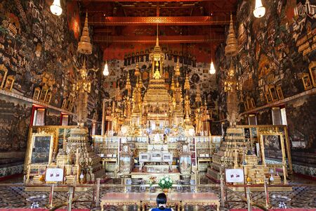 BANGKOK, THAILAND - NOVEMBER 10, 2014: Emerald Buddha inside Wat Phra Kaew Temple in Bangkok, Thailandのeditorial素材