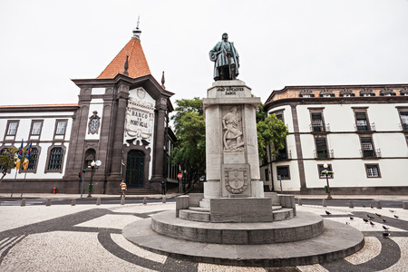 FUNCHAL, MADEIRA - JuLY 06: Street in the city centre on July 06, 2014  in Funchal, Portugal.のeditorial素材