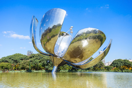 Floralis Generica is a sculpture made of steel and aluminum located in Plaza de las Naciones Unidas in Buenos Aires, Argentinaのeditorial素材