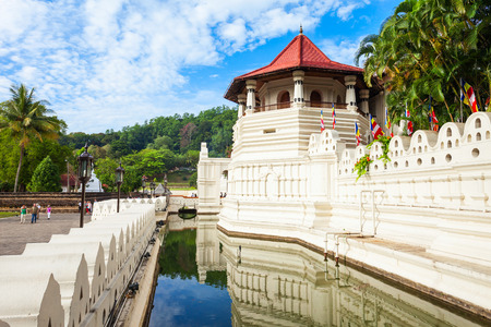 Temple of the Sacred Tooth Relic or Sri Dalada Maligawa in Kandy, Sri Lanka. Sacred Tooth Relic Temple is a Buddhist temple located in the royal palace complex of the Kingdom of Kandy.のeditorial素材