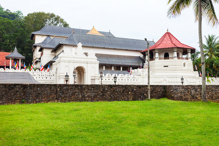 Temple of the Sacred Tooth Relic or Sri Dalada Maligawa in Kandy, Sri Lanka. Sacred Tooth Relic Temple is a Buddhist temple located in the royal palace complex of the Kingdom of Kandy.のeditorial素材