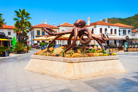 MARMARIS, TURKEY - MAY 14, 2018: Octopus statue on the promenade at Marmaris marina in Turkeyのeditorial素材