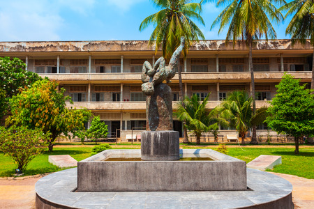 The Tuol Sleng Genocide Museum is a museum dedicated the Cambodian genocide in Phnom Penh city in Cambodiaのeditorial素材