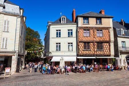 SAUMUR, FRANCE - SEPTEMBER 15, 2018: Street cafe at Saint Pierre square in Saumur city, Loire valley in Franceのeditorial素材
