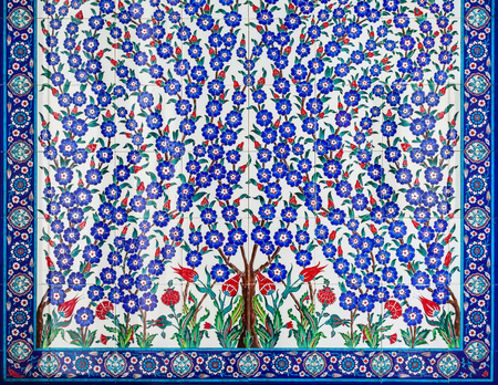 Floral pattern design on the wall of the Sheikh Zayed Grand Mosque, the largest mosque of UAE, located in Abu Dhabiのeditorial素材