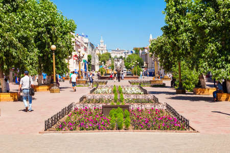ULAN-UDE, RUSSIA - JULY 15, 2016: Ulitsa Lenina is a pedestrian arbat street in the center of Ulan-Ude city, Republic of Buryatia, Russia.のeditorial素材
