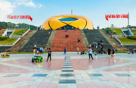DALAT, VIETNAM - MARCH 12, 2018: Sunflower Building at Lam Vien Square in Dalat, Vietnamのeditorial素材