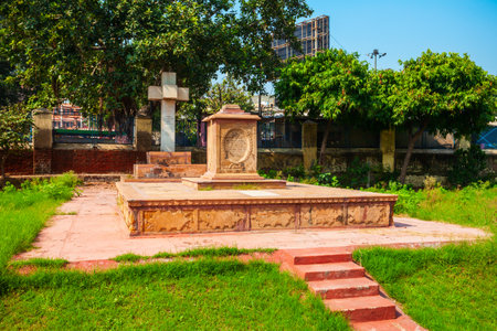 Tomb near the St. James or Skinner Church, one of the oldest churches in New Delhi situated near Kashmiri Gate, Indiaのeditorial素材