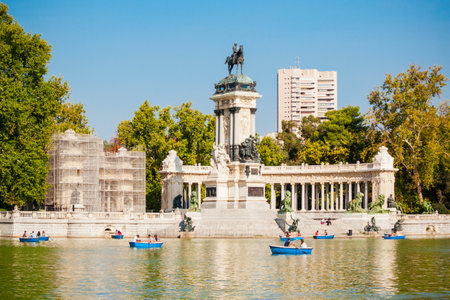 Monument to Alfonso XII in the Buen Retiro Park, one of the largest parks of Madrid city, Spain. Madrid is the capital of Spain.の写真素材