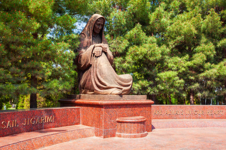 Samarkand, Uzbekistan - April 17, 2021: Mourn Mother WWII Memorial Monument in the centre of Samarkand city in Uzbekistanのeditorial素材