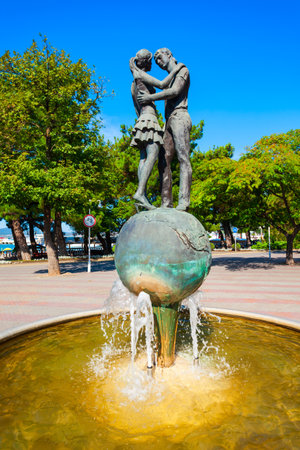 Gelendzhik, Russia - October 03, 2020: Lovers fountain monument in the centre of Gelendzhik resort city located on the Black Sea shore in Krasnodar Krai, Russiaのeditorial素材