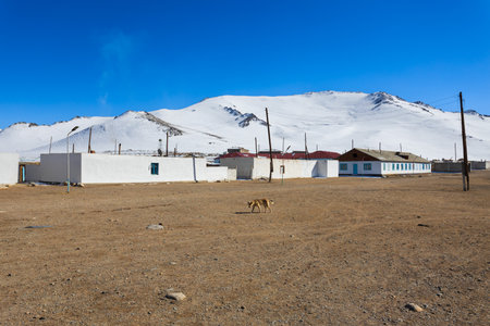 Karakul village is located on the eastern shore of Lake Karakul in the Murghab region of Tajikistan near the border with China and Kyrgyzstan.の写真素材