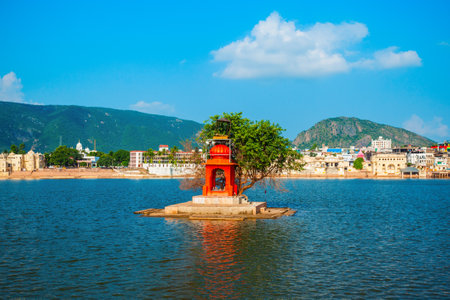 Hindu temple on Pushkar lake in Pushkar in Rajasthan state of Indiaの写真素材