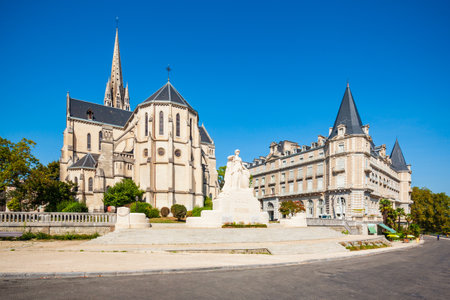 War memorial and Paroisse Eglise Saint Martin is a catholic church in Pau city in Franceの写真素材