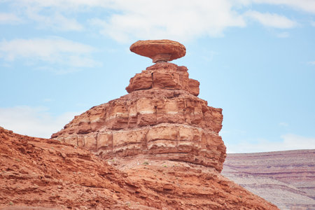 The Mexican Hat Rock hoodoo, located in the Utah town of the same nameの写真素材