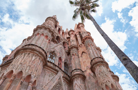 La Parroquia de San Miguel Arcangel, the most famous structure in San Miguel de Allendeの写真素材