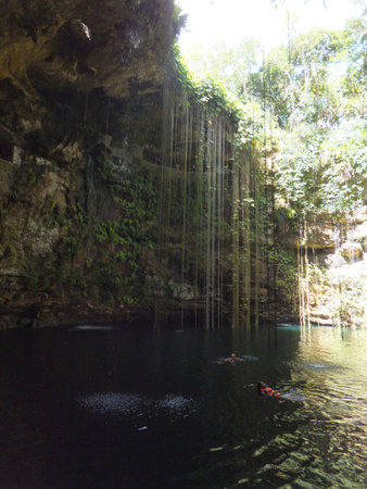Ik-Kil Cenote near Chichen Itza, Mexicoのeditorial素材
