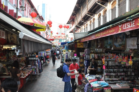 SINGAPORE - AUGUST 15  Singapore s Chinatown, an ethnic neighborhood featuring Chinese cultural elements and a historically concentrated ethnic Chinese population, as seen on August 15, 2012 のeditorial素材