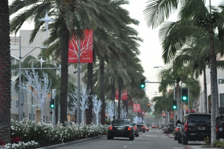 BEVERLY HILLS, CA - DEC 7: Rodeo Drive in Beverly Hills on December 7, 2012. Rodeo Drive is an affluent shopping district known for designer label and haute couture fashion.のeditorial素材