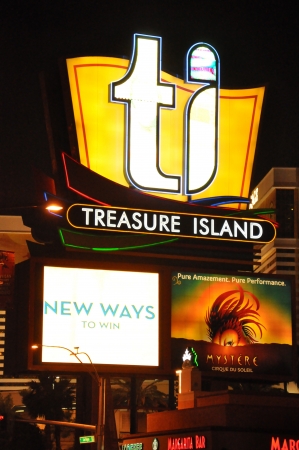 LAS VEGAS - DECEMBER 2  Treasure Island Hotel and Casino on December 2, 2012 in Las Vegas  This Caribbean themed resort has an hotel with 2,884 rooms のeditorial素材