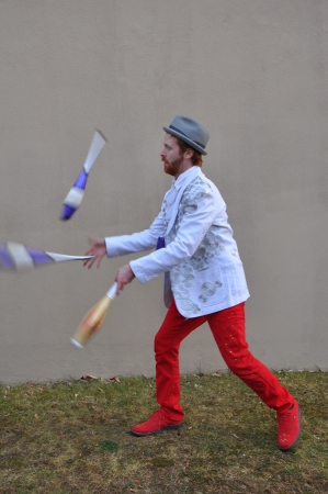 STAMFORD, CONNECTICUT - NOV 23  SAC Capital Advisors Giant Balloon Inflation Party, the day before the UBS Thanksgiving Parade Spectacular, in Stamford, Connecticut on November 23, 2013 のeditorial素材