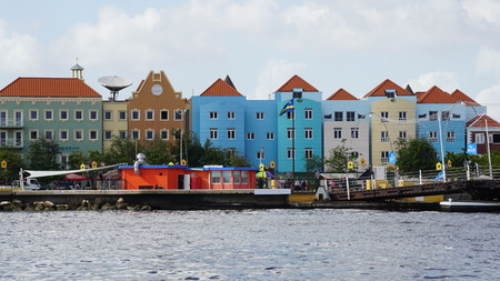 Queen Emma Pontoon Bridge in Willemstad, Curacaoのeditorial素材