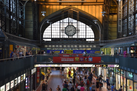 Hauptbahnhof in Hamburg, Germanyのeditorial素材